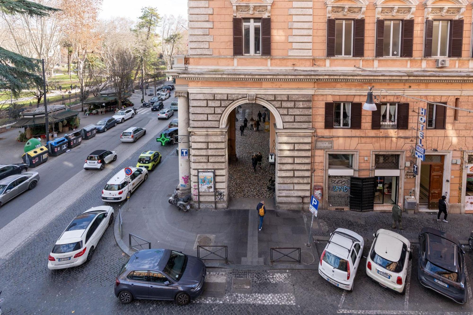 Leone D'Oro Guesthouse - Close To Piazza Vittorio Rome Luaran gambar