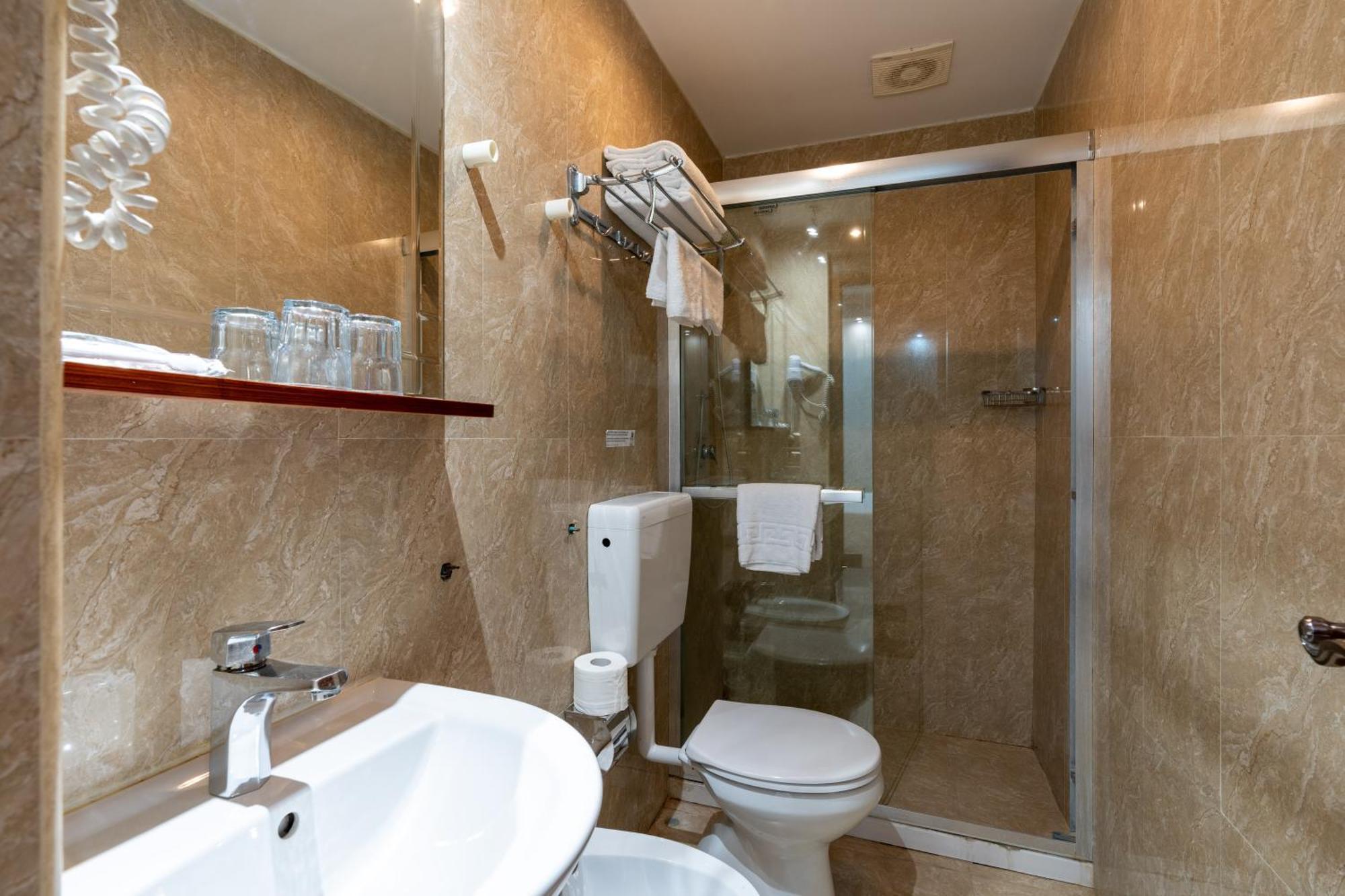 Leone D'Oro Guesthouse - Close To Piazza Vittorio Rome Luaran gambar